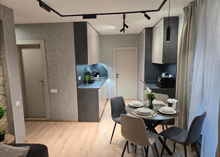 Апартхотел Hills With Free Parking Пловдив