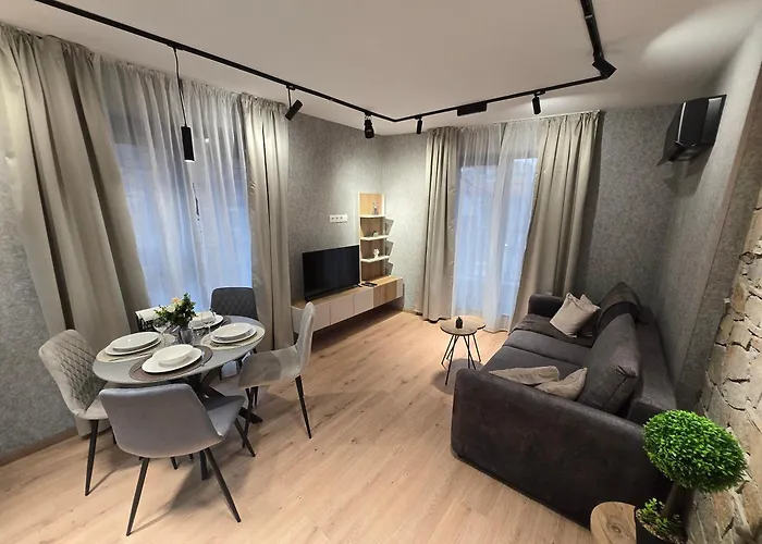 Апартхотел Hills With Free Parking Пловдив