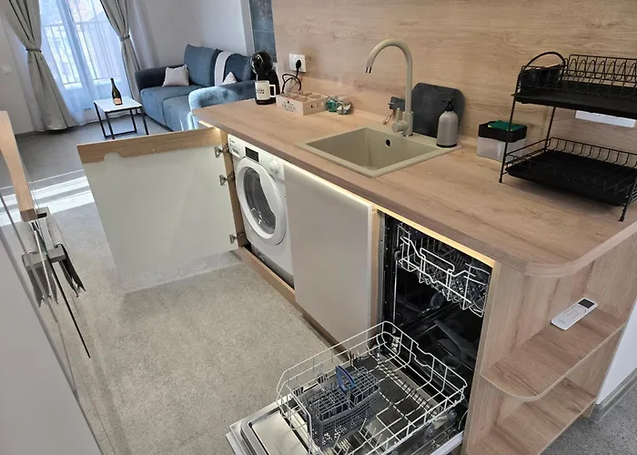 Апартхотел Hills With Free Parking Пловдив