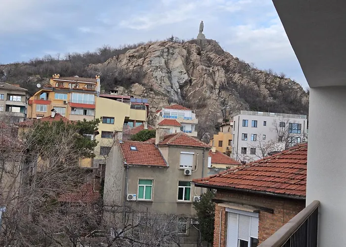 Hills With Free Parking 4* Пловдив