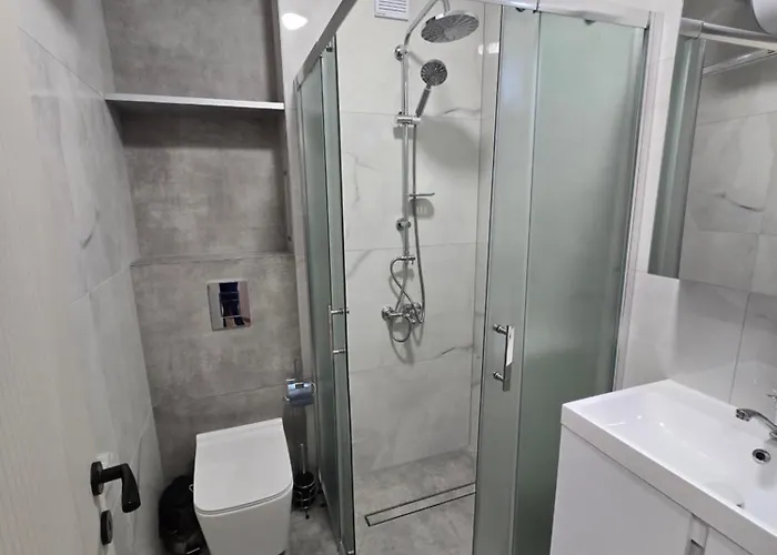 Hills With Free Parking Апартхотел