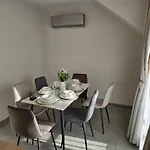 Hills With Free Parking Aparthotel 4*