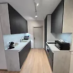 Aparthotel Hills With Free Parking