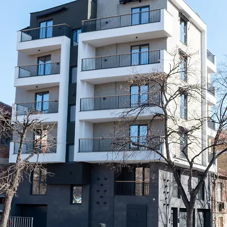 Hills With Free Parking Aparthotel 4*