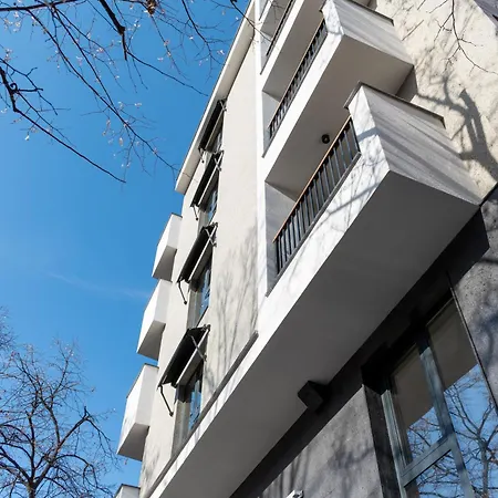 Hills With Free Parking Aparthotel 4*