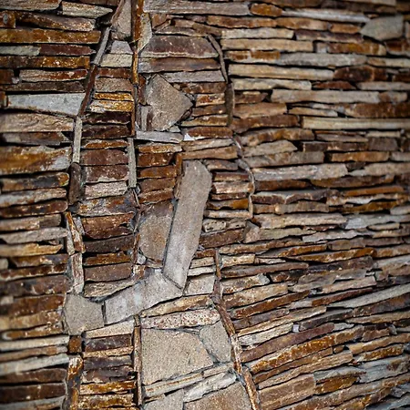 Aparthotel Hills With Free Parking 4*