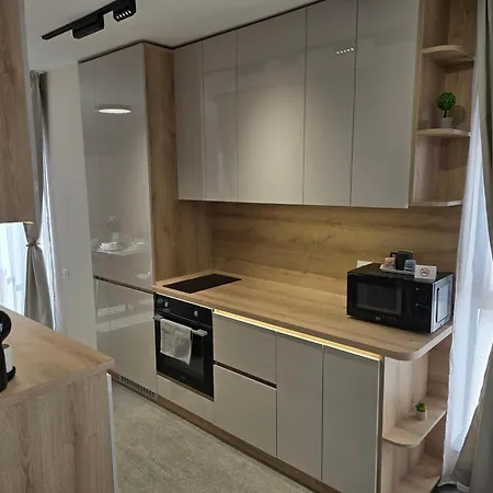 Hills With Free Parking Aparthotel 4*