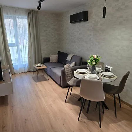 Hills With Free Parking 3*