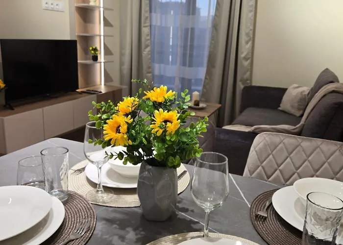 Hills With Free Parking 4*