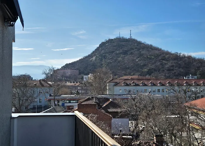 Hills With Free Parking 普罗夫迪夫